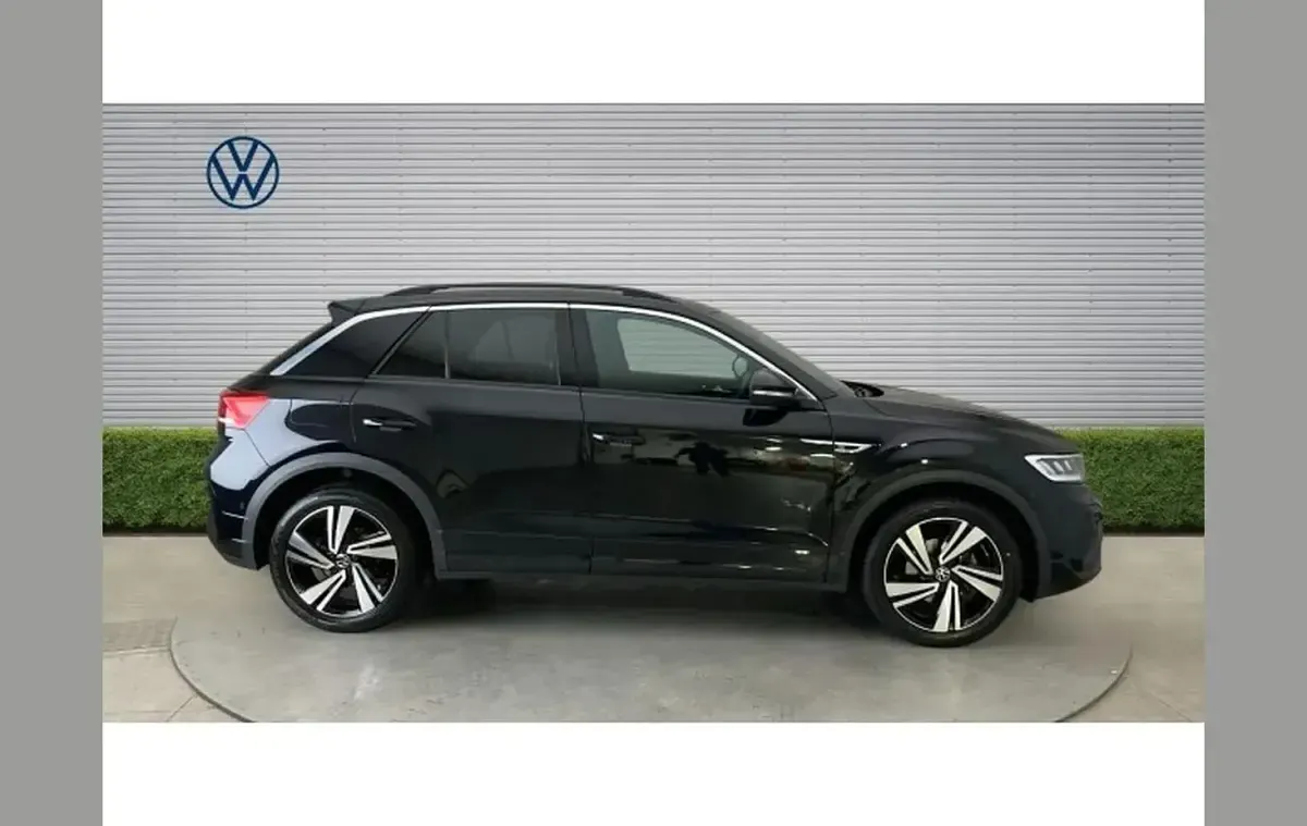 Used VW T-Roc R-line 150 HP (110 kW) 2023 Black SUV
