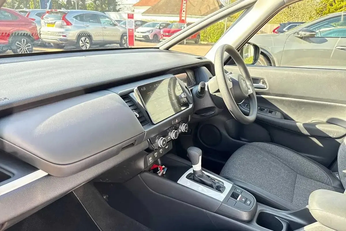 Second-hand Honda Jazz Hybrid 109 CP (80 kW) 2023 Gri Hatchback
