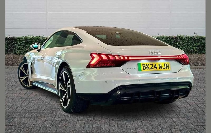 Used Audi e-tron GT quattro Comfort 384 kW (523 HP) 2024 Grey Sedan