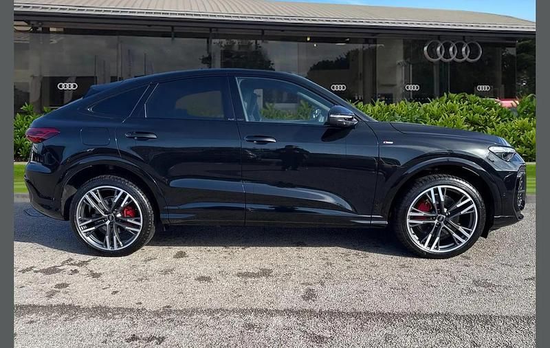 Used Audi Q5 Sportback Advanced 200 HP (147 kW) 2025 Black SUV