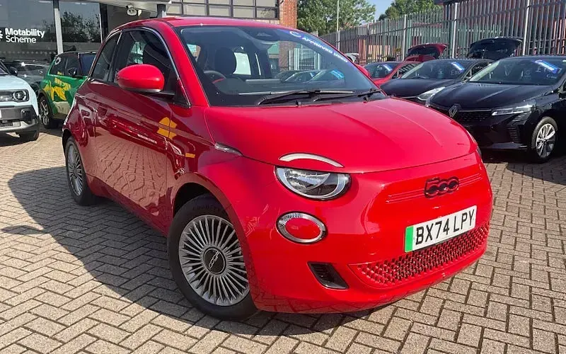 Used Fiat 500e Red 69 kW (95 HP) 2026 Hatchback
