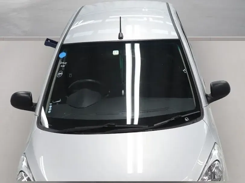 Used Hyundai i10 Classic 86 HP (63 kW) 2011 Silver Hatchback