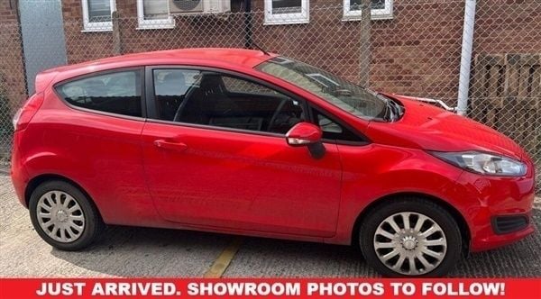 Red Used 2013 Ford Fiesta Style Hatchback | £4,999 (Good price) - Image 1/1