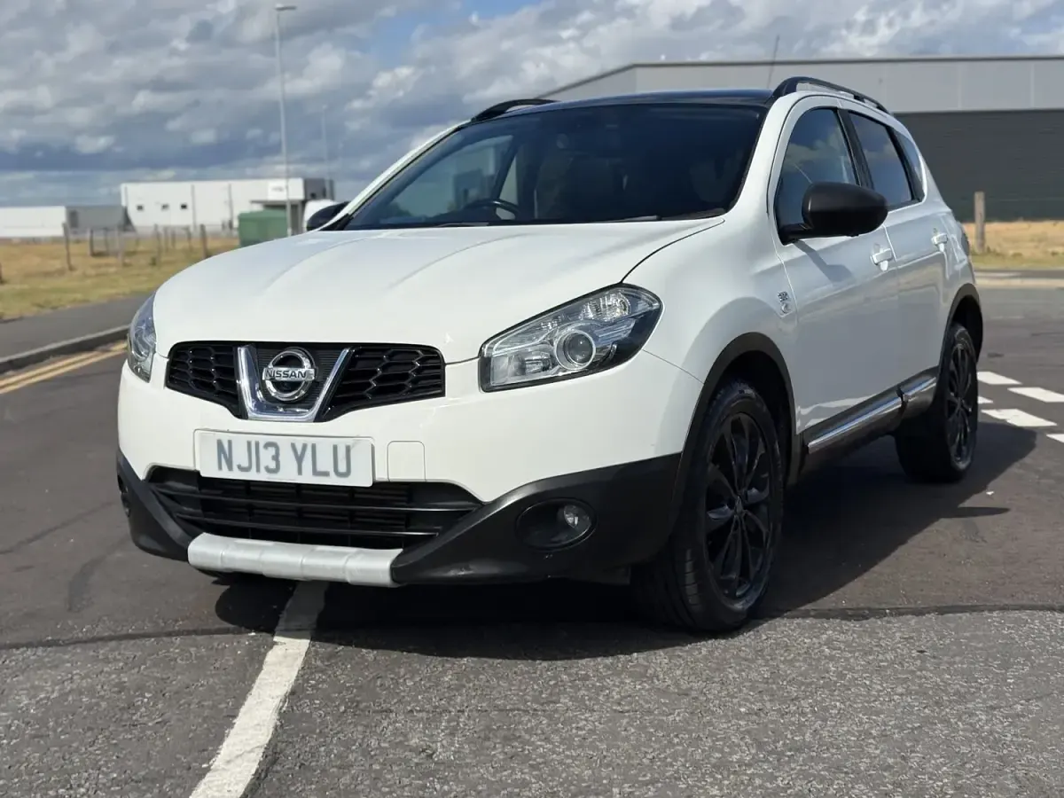 Used Nissan Qashqai 360º 110 HP (80 kW) 2013 White SUV