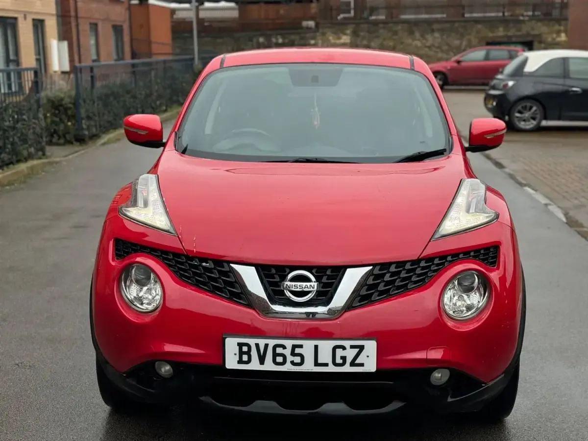 Begagnad Nissan Juke Acenta 110 HK (80 kW) 2015 Röd SUV