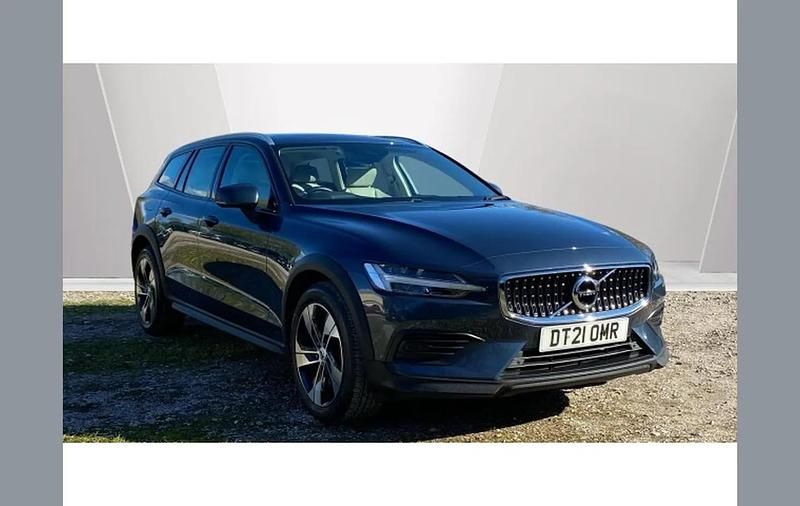 Used Volvo V60 CC 197 HP (144 kW) 2021 Blue Estate