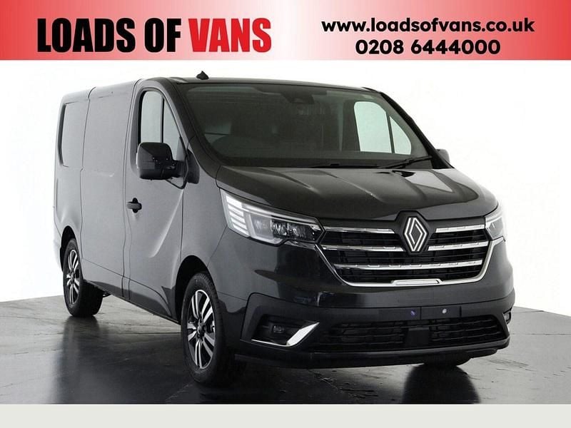 New Renault Trafic 2025 Black MPV