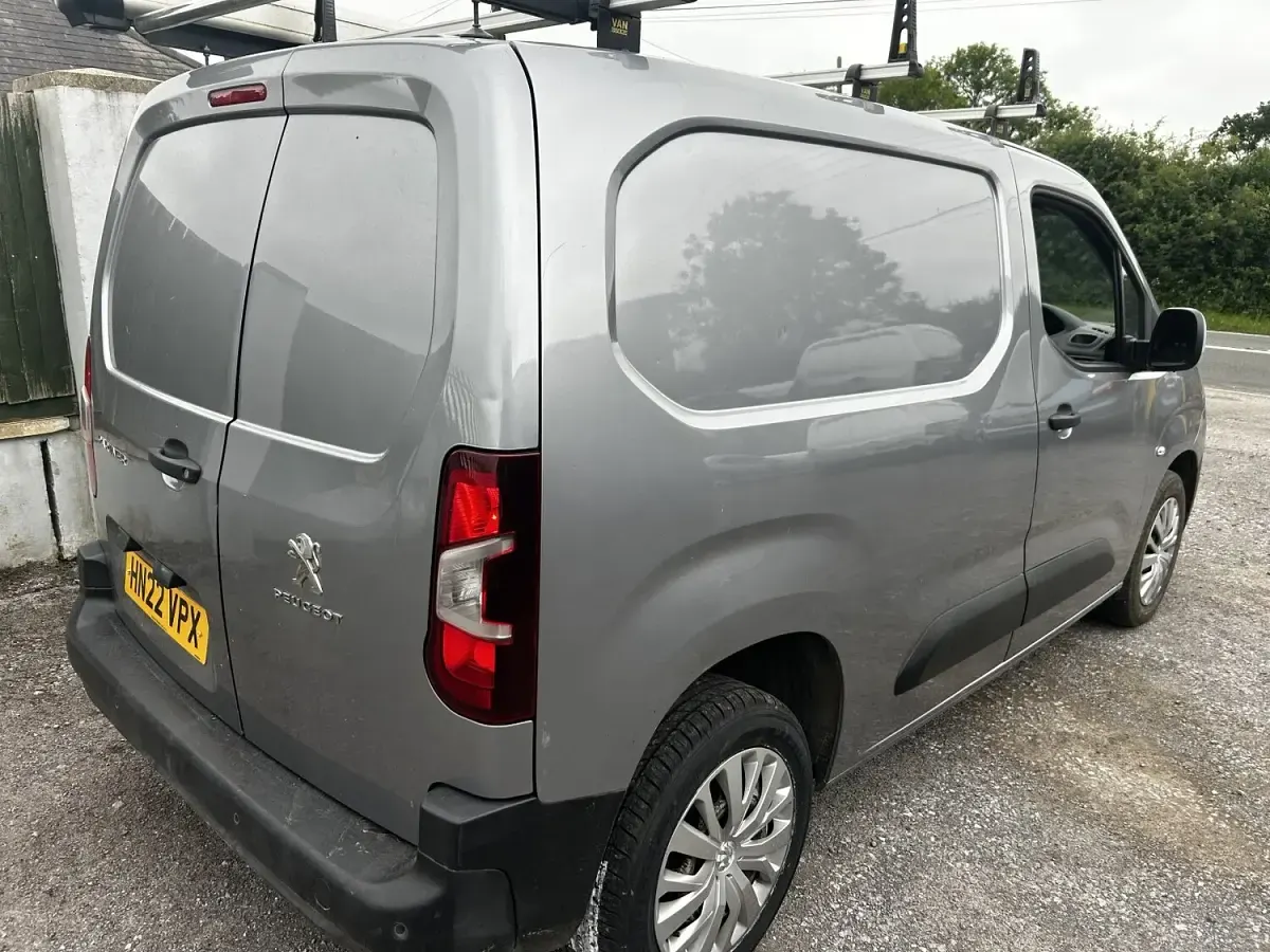 Used Peugeot Partner 131 HP (96 kW) 2022 Grey MPV