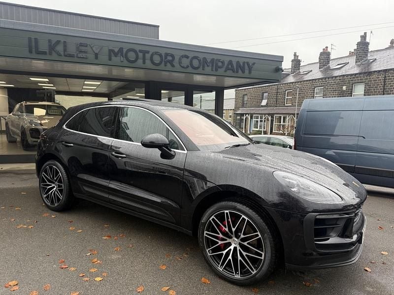Black Used 2022 Porsche Macan SUV | £51,995 (Fair price) - Image 1/4
