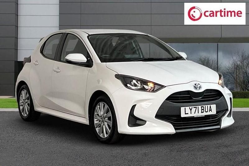 Used 2022 Toyota Yaris Hybrid | £13,555 (Good price) - Image 1/1
