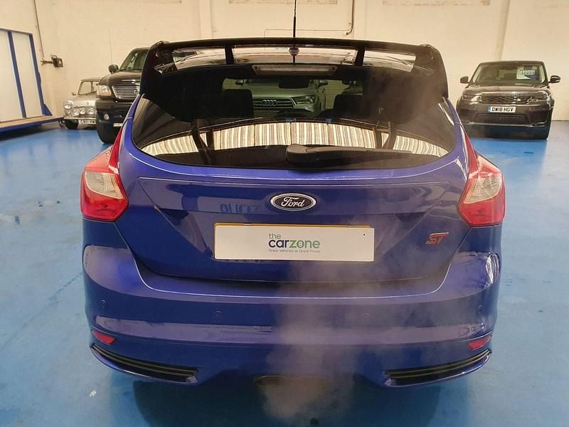 Begagnad Ford Focus ST 2013 Blå Halvkombi