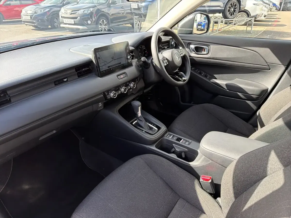 Używany Honda HR-V Elegance 131 KM (96 kW) 2023 Szary SUV