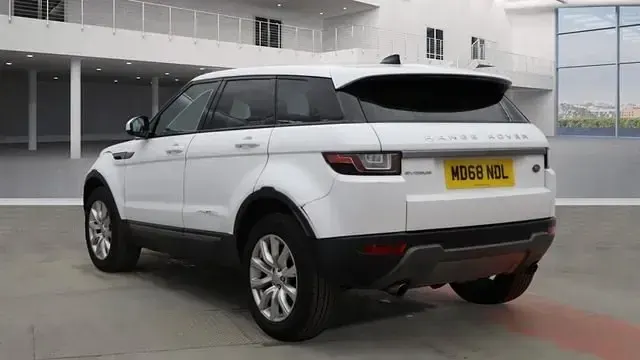Begagnad Land Rover Range Rover evoque SE 180 HK (132 kW) 2019 Vit SUV