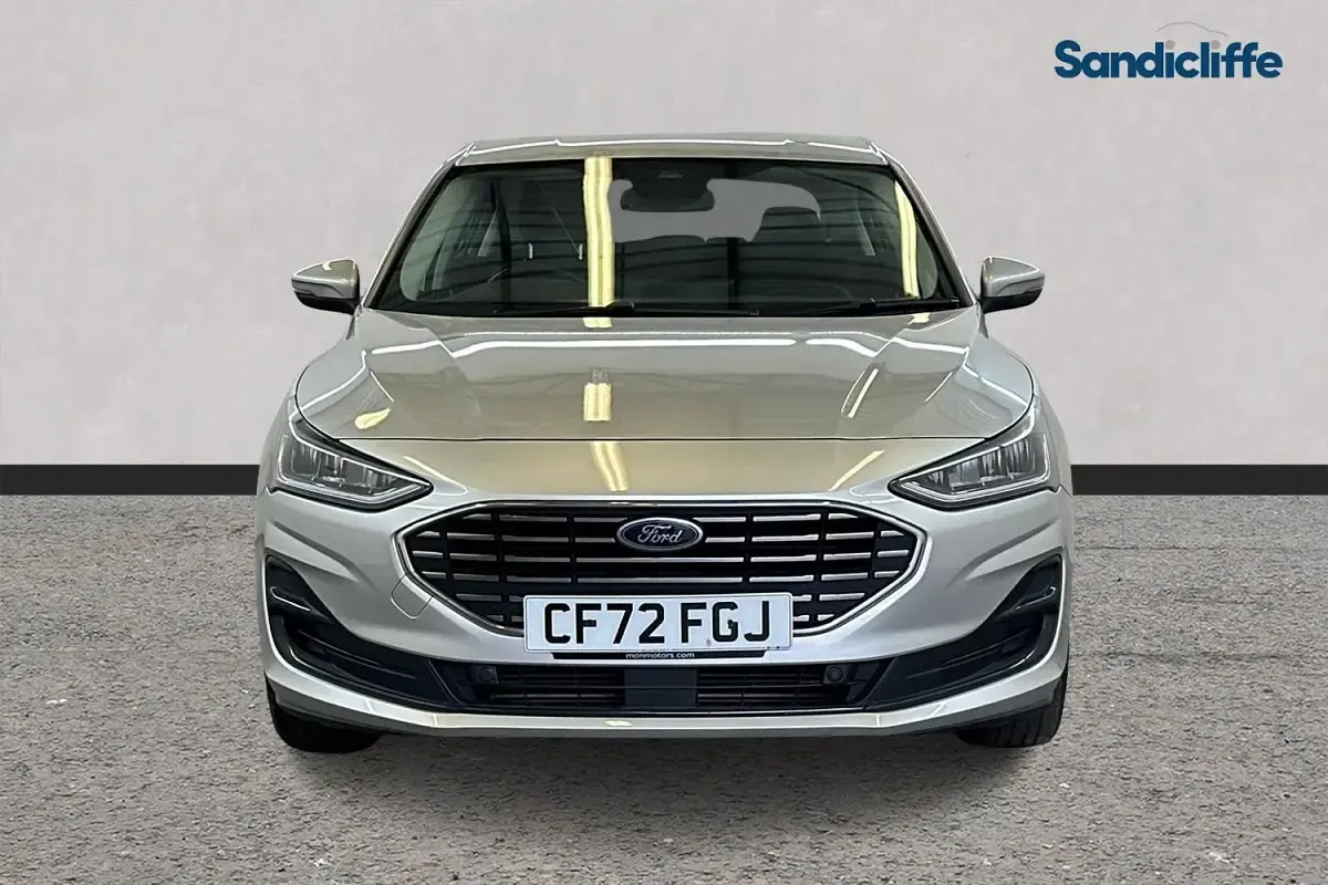 Used Ford Focus Titanium 155 HP (114 kW) 2023 Silver Hatchback