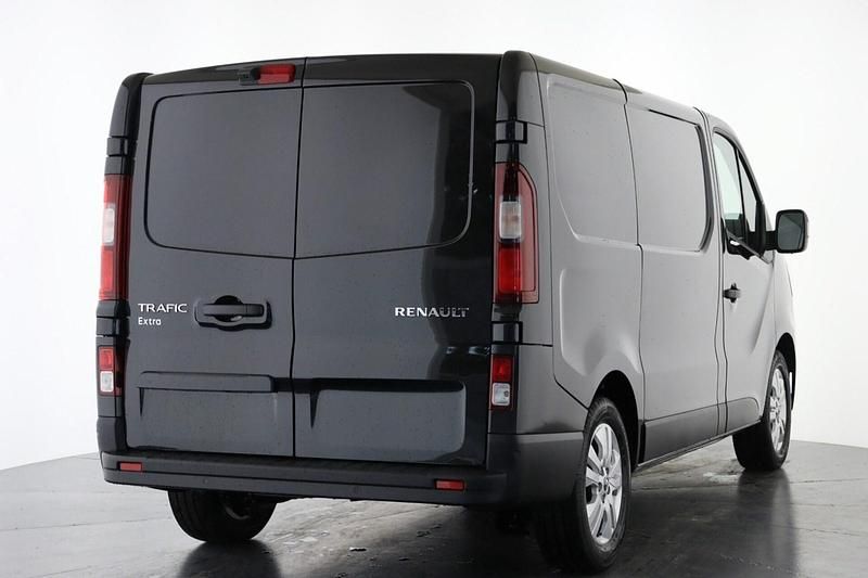 Nuevo Renault Trafic 2025 Negro