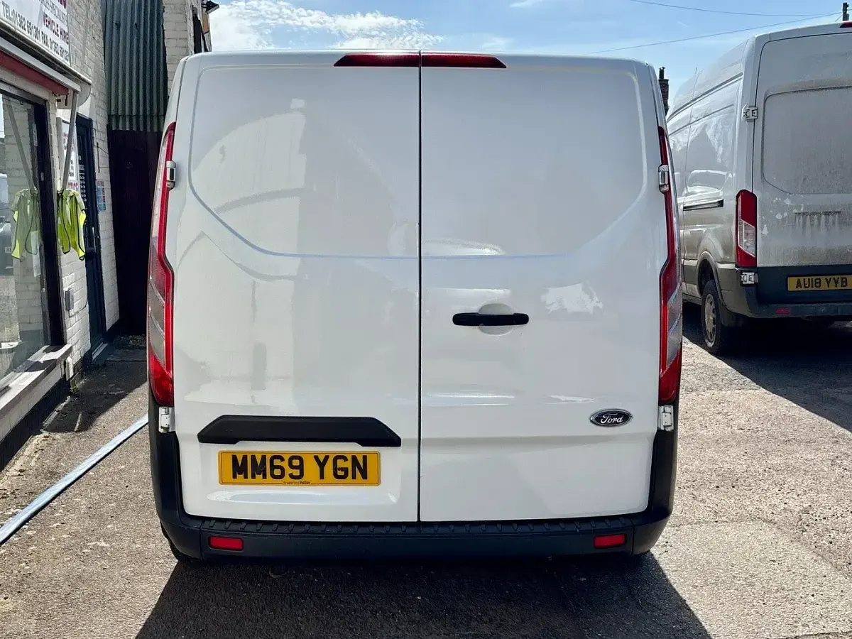 Usado Ford Transit Custom 105 HP (77 kW) 2019 Branco Van