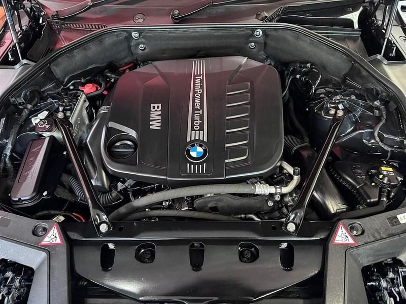 Used BMW 530 Luxury Line 254 HP (186 kW) 2015 Grey Hatchback