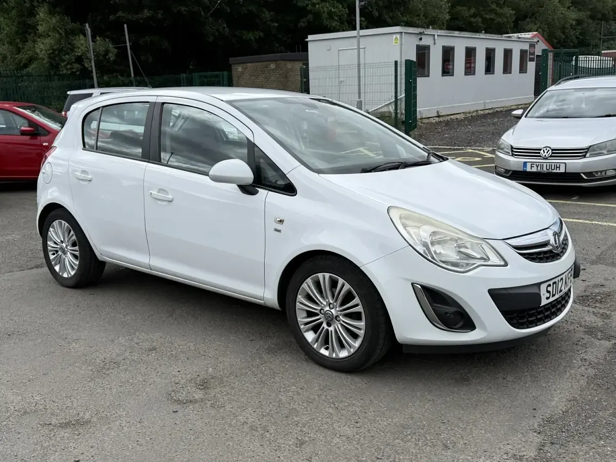 Used Vauxhall Corsa 2012 White Hatchback