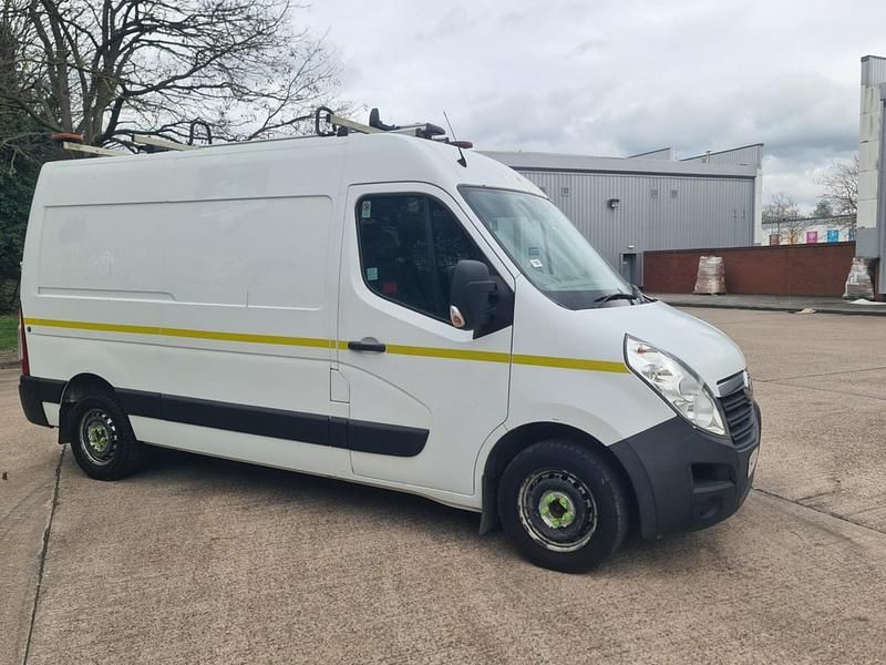 Used Vauxhall Movano 130 HP (95 kW) 2018 White MPV