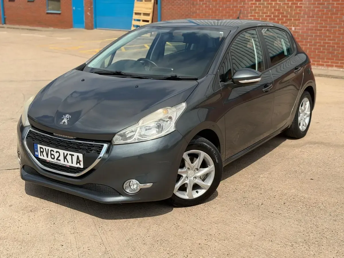 Used Peugeot 208 Active 82 HP (60 kW) 2012 Grey Hatchback