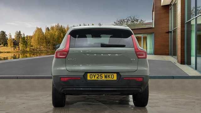 Used Volvo XC40 Plus 161 HP (118 kW) 2025 Green SUV