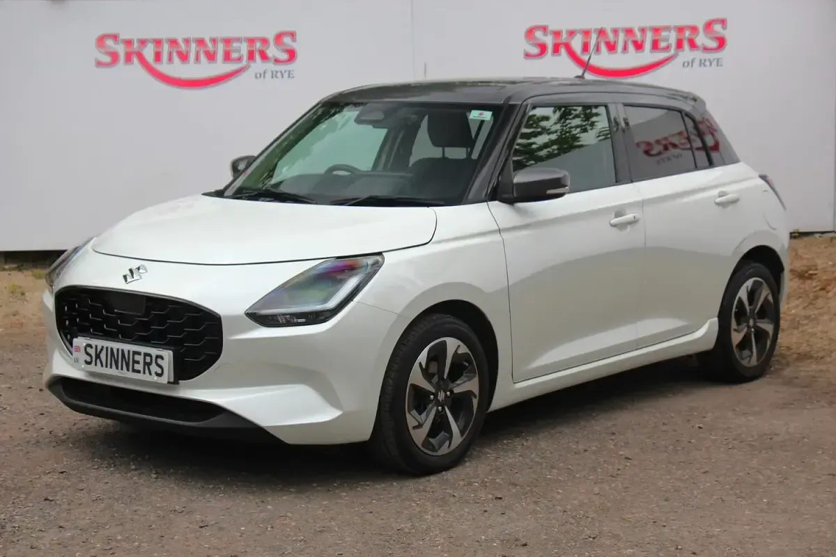 Used Suzuki Swift 82 HP (60 kW) 2024 White Hatchback