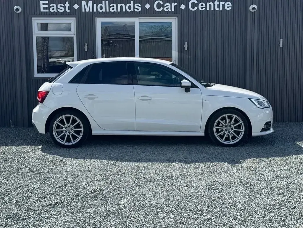 Begagnad Audi A1 Sportback S-Line 116 HK (85 kW) 2017 Vit Halvkombi