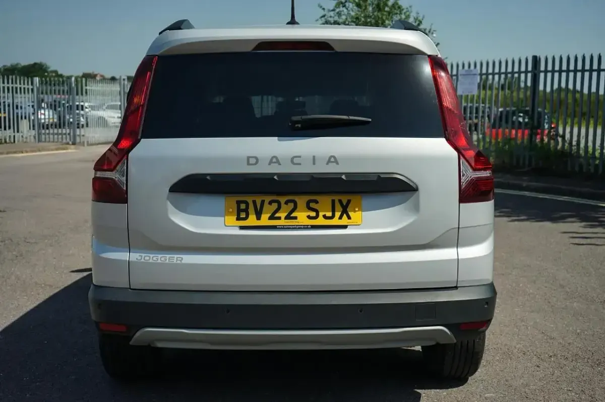 Used Dacia Jogger Comfort 108 HP (79 kW) 2022 Grey MPV