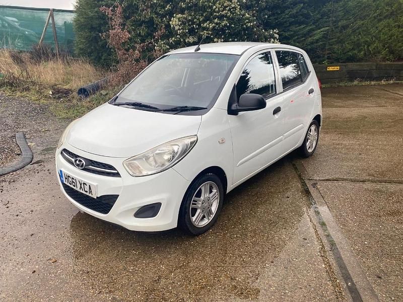 Usado Hyundai i10 Classic 85 HP (62 kW) 2012 Branco Citadino