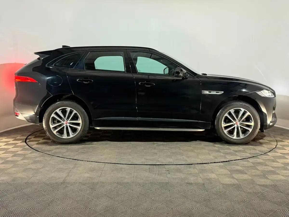 Used Jaguar F-Pace R-Sport 180 HP (132 kW) 2016 Black SUV