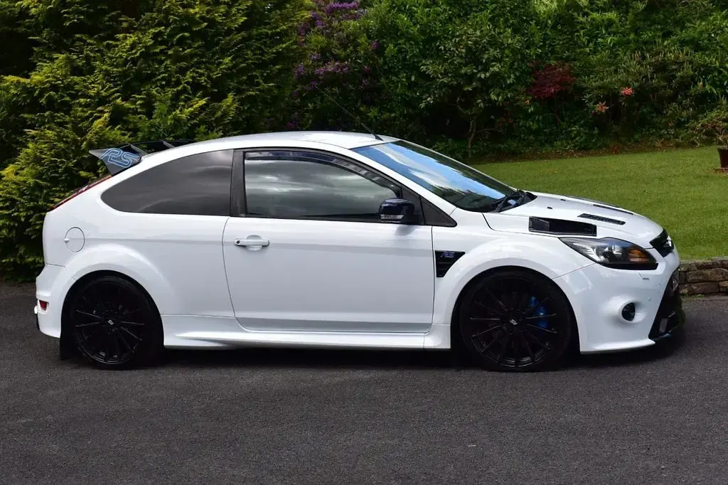 Used Ford Focus RS 393 HP (289 kW) 2010 White Hatchback