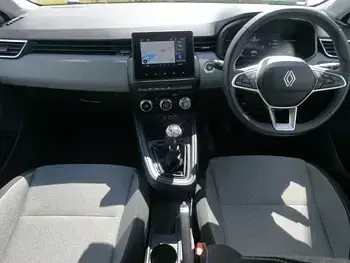 Used Renault Clio Evolution 90 HP (66 kW) 2025 White Hatchback
