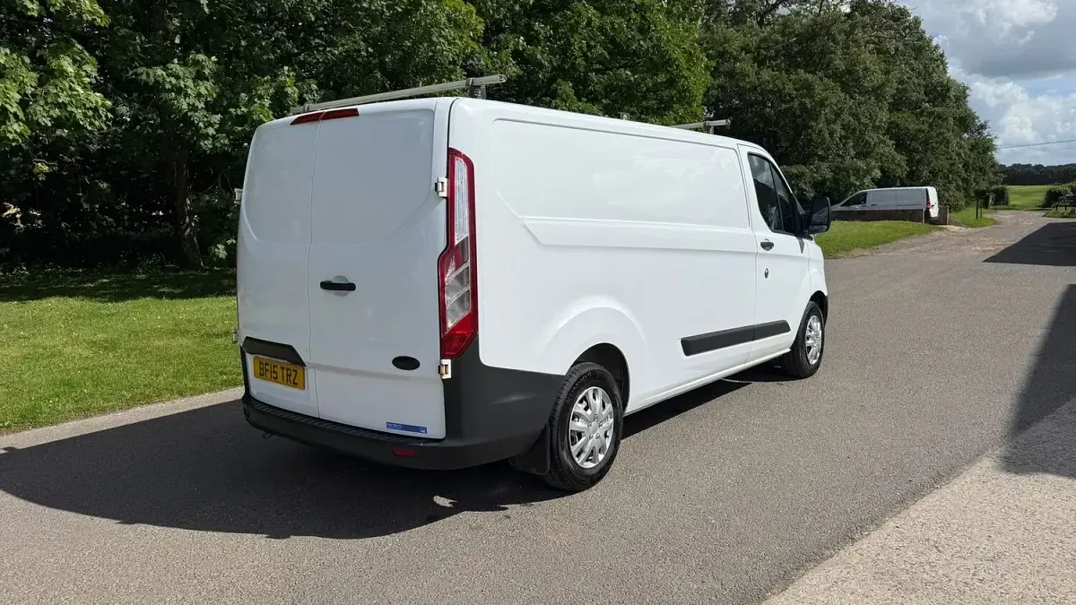 Used Ford Transit Custom 100 HP (73 kW) 2015 White Van