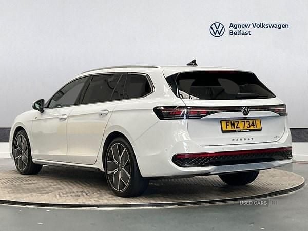Used VW Passat R-line 150 HP (110 kW) 2024 White Estate