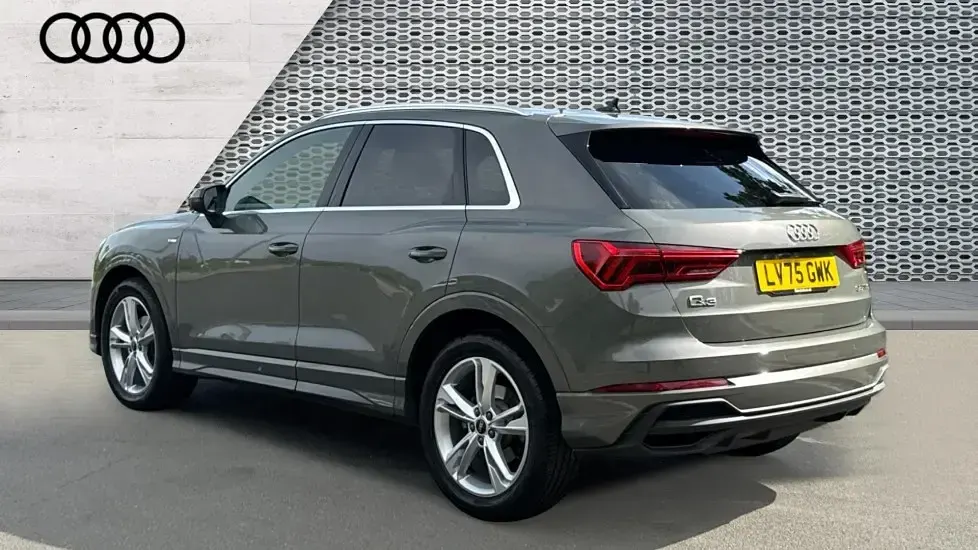 Begagnad Audi Q3 S-Line 150 HK (110 kW) 2025 Grå SUV