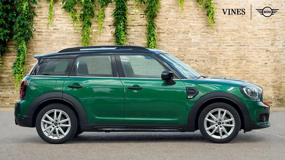 Used Mini Cooper Countryman Sport 134 HP (98 kW) 2023 Green SUV