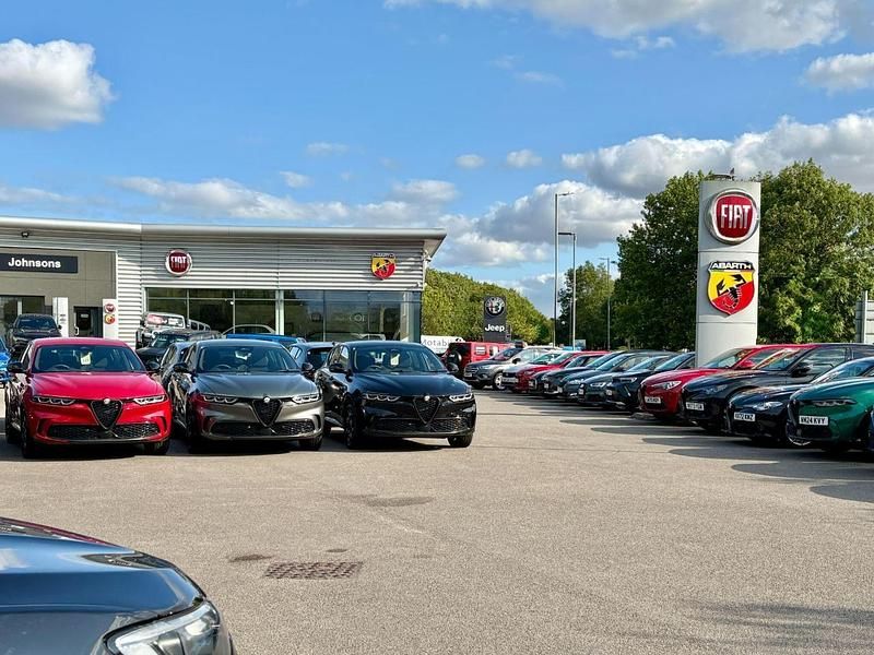 Black Used 2024 Alfa Romeo Tonale Veloce SUV | £26,590 (Fair price) - Image 1/3