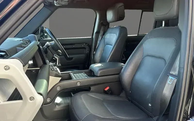 Used Land Rover Defender HSE Dynamic 249 HP (183 kW) 2025 SUV