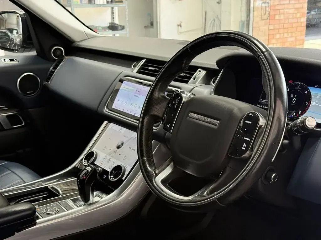 Used Land Rover Range Rover Sport HSE Dynamic 306 HP (225 kW) 2018 White SUV