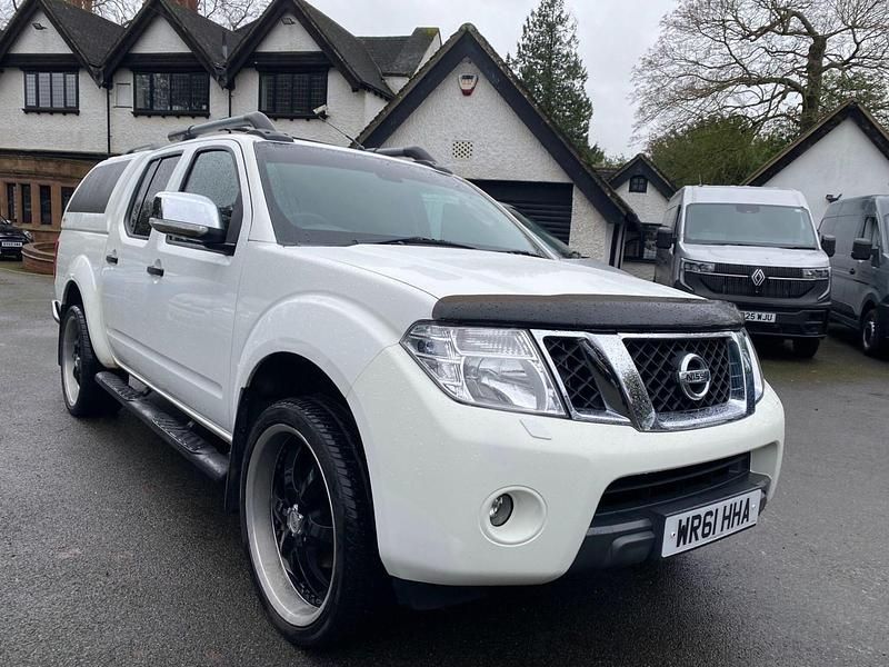 Used Nissan Navara Tekna 2011 White Pickup