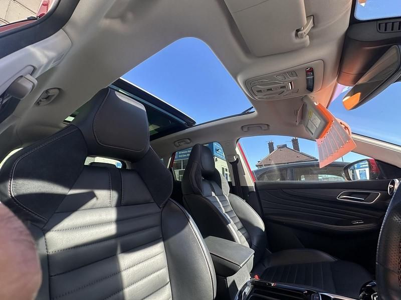 Used MG HS Exclusive 162 HP (119 kW) 2023 Red SUV