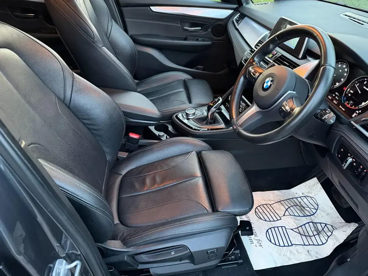 Begagnad BMW 218 M Sport 2019 Grå Halvkombi