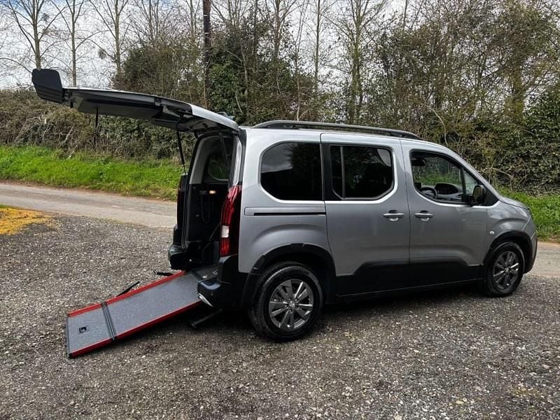 Second-hand Peugeot Rifter Allure 2023 Gri Monovolum