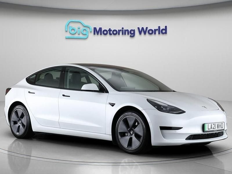 White Used 2021 Tesla Model 3 Standard Range Sedan | £16,600 (Fair price) - Image 1/4