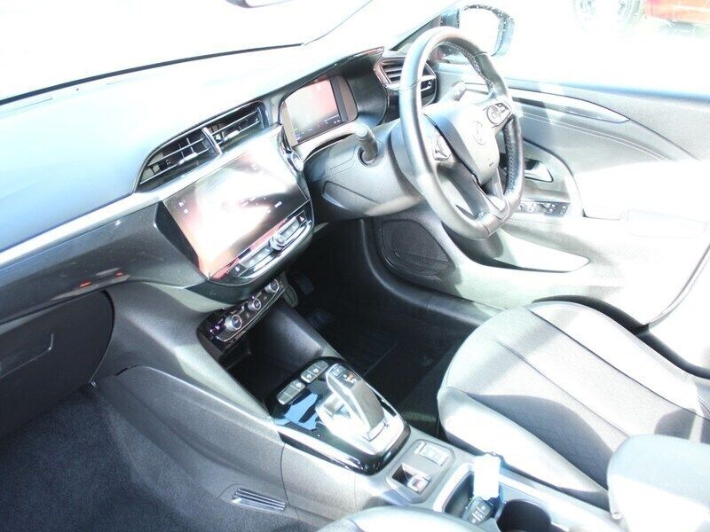 Used Vauxhall Corsa-e Elite 100 kW (136 HP) 2021 White Hatchback