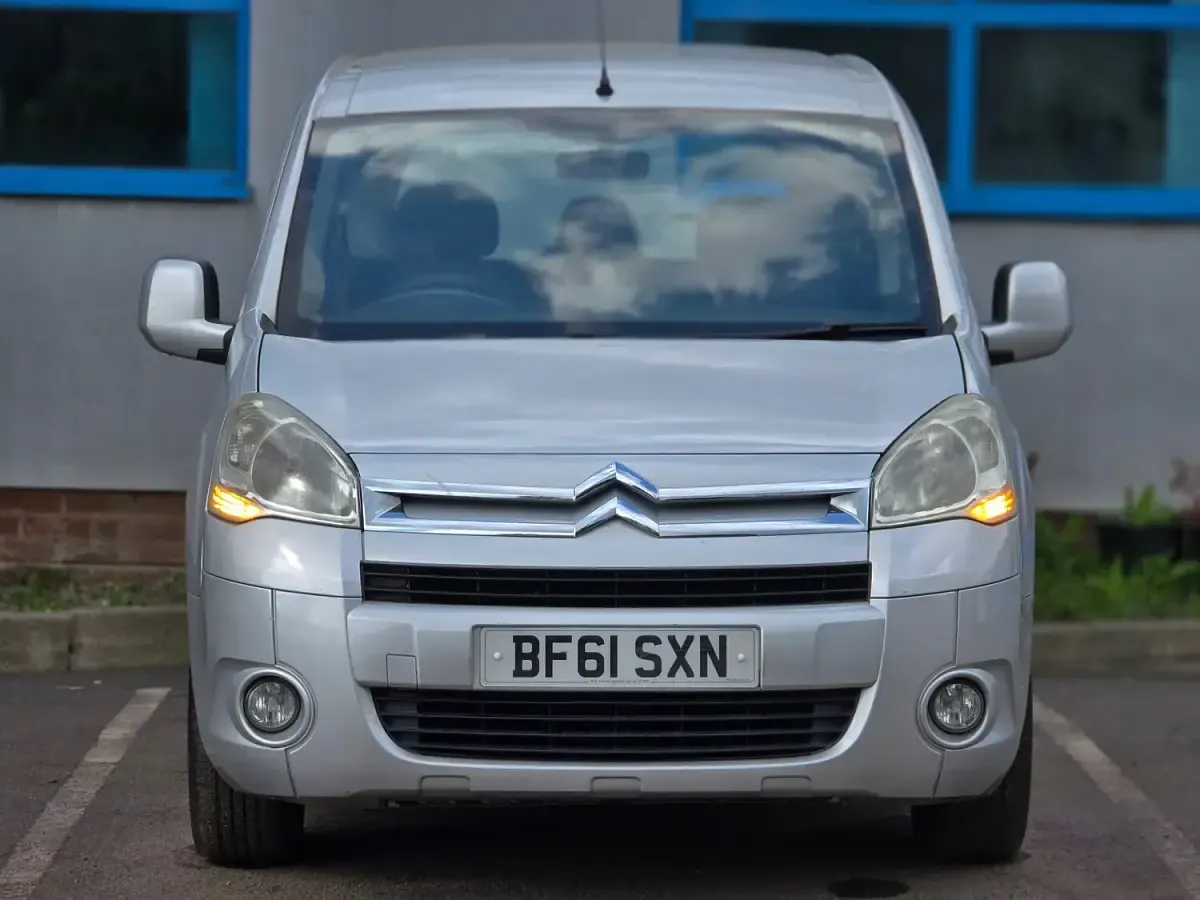 Begagnad Citroën Berlingo VTR Sport 2011 Silver Minibuss