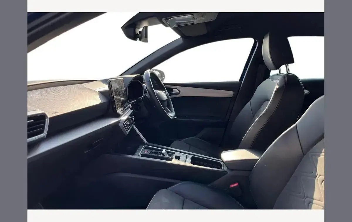Used Seat Leon FR Sport 201 HP (147 kW) 2021 Mystery blue Estate