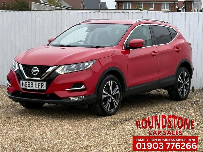 Used Nissan Qashqai N-Connecta 160 HP (117 kW) 2019 Red SUV