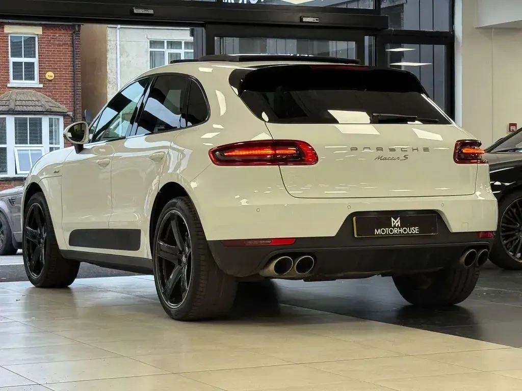 Used Porsche Macan 258 HP (189 kW) 2015 White SUV