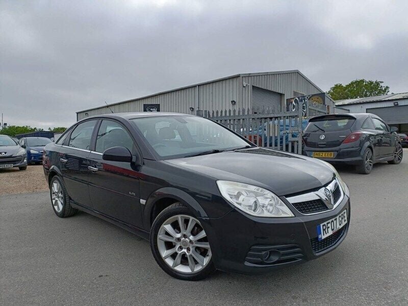 Black Used 2007 Vauxhall Vectra Elite Hatchback | £2,500 (A bit pricey) - Image 1/3